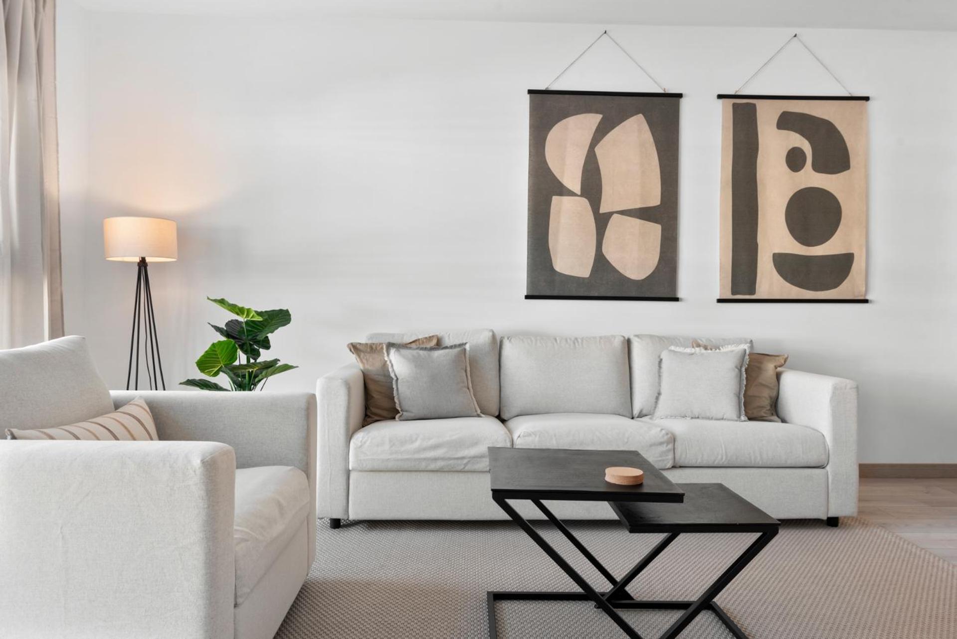 Beautiful 2-Bedroom Apartment Near Center And Beach 에스테포나 외부 사진