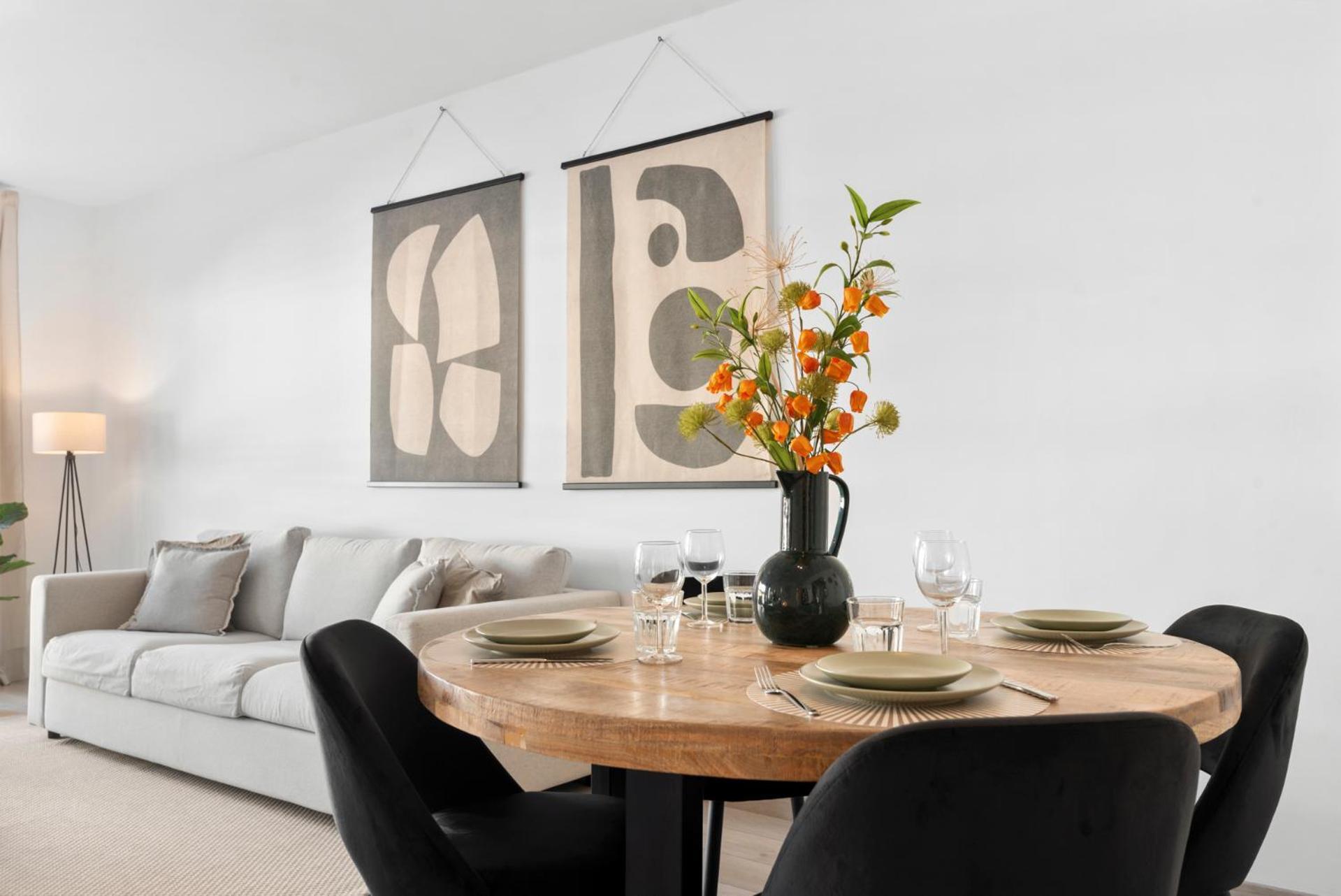 Beautiful 2-Bedroom Apartment Near Center And Beach 에스테포나 외부 사진
