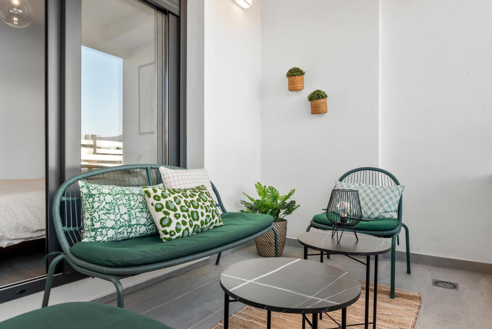 Beautiful 2-Bedroom Apartment Near Center And Beach 에스테포나 외부 사진