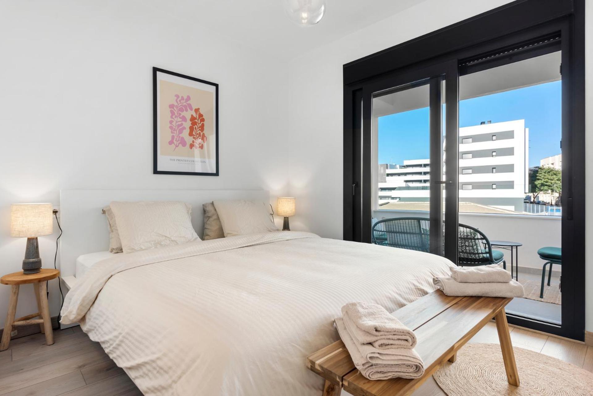 Beautiful 2-Bedroom Apartment Near Center And Beach 에스테포나 외부 사진